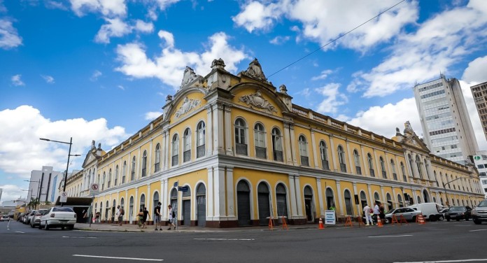 na foto, mercado público de Porto Alegre