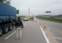 foto do acidente onde um motociclista morreu na BR-116 em pelotas