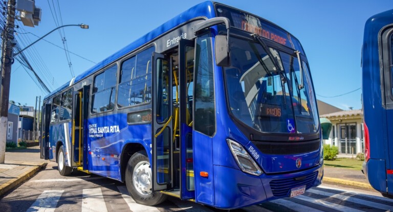 foto da nova frota de ônibus de nova santa rita