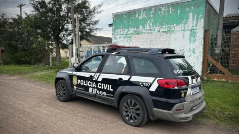 Polícia Civil na oocrrência dos pais que foram presos em Imbé