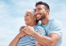 Mães que saem com os filhos vivem mais, segundo estudo