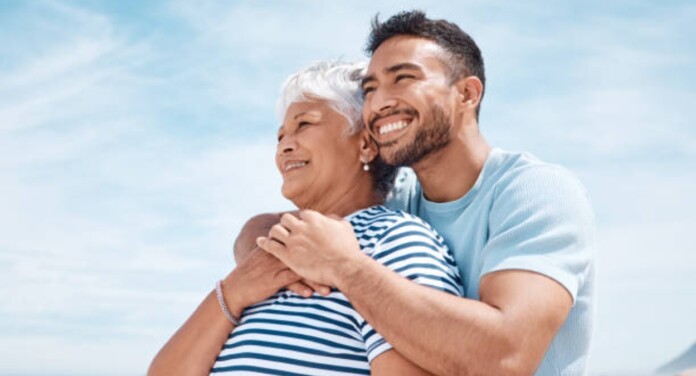 Mães que saem com os filhos vivem mais, segundo estudo
