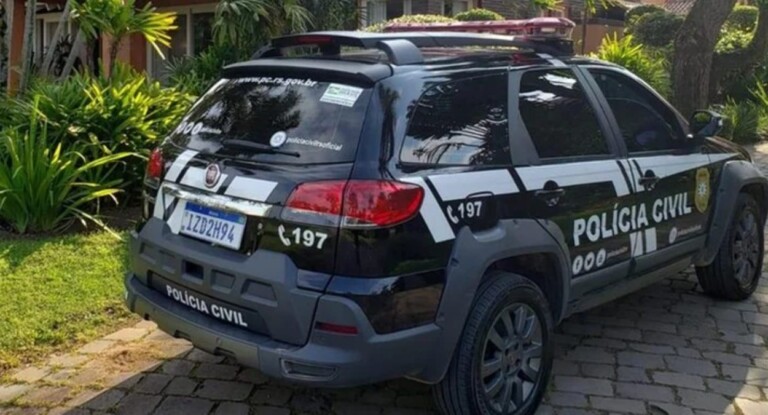 na foto, professor crimes sexuais