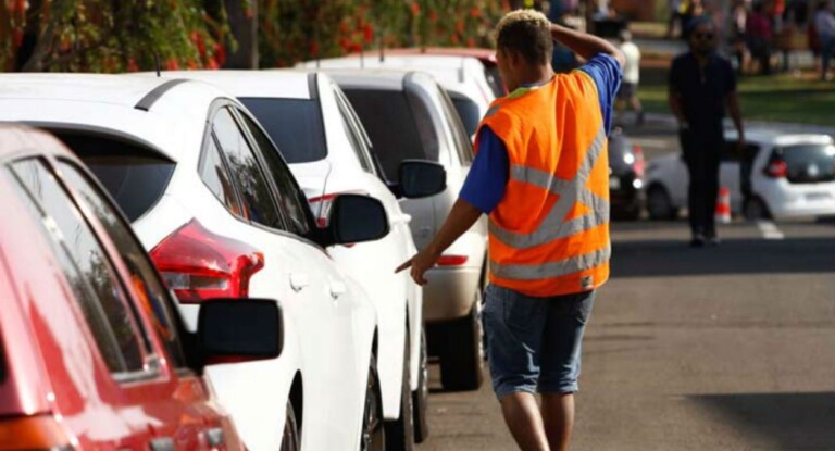 Projeto de lei propõe prisão para flanelinhas que extorquem motoristas