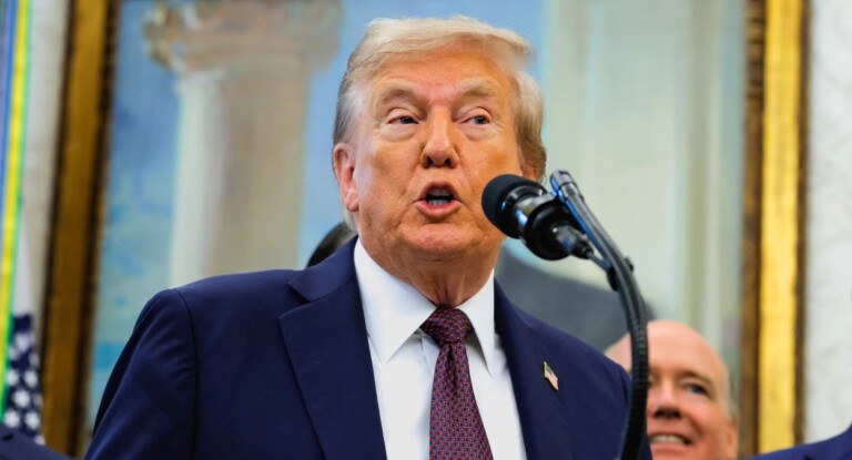 foto de trumo durante pronunciamento hoje