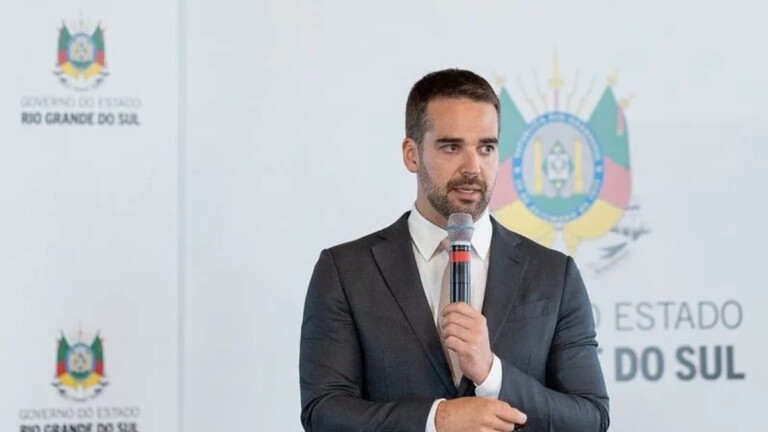 Na foto, eduardo leite sobre a rs-118 sem pedagio