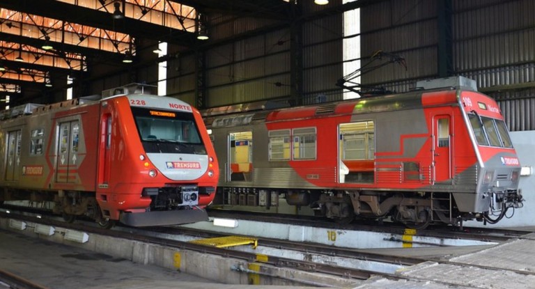 na foto, trens da trensurb