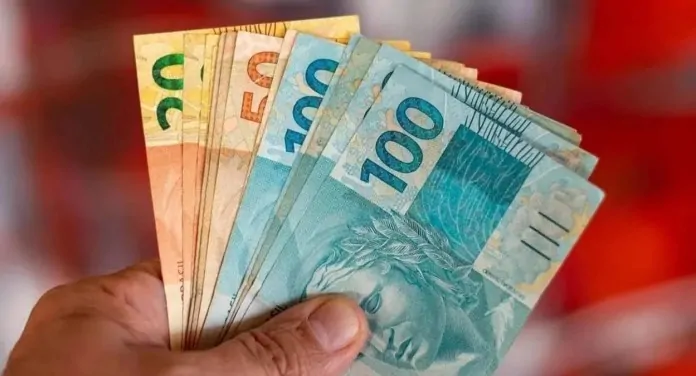 Empresas podem pagar 13º salário em parcela única?