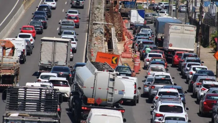 Trânsito na BR-116 em Canoas