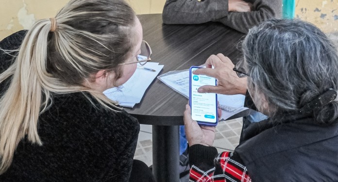 Idosos têm aulas gratuitas de inclusão digital em Canoas Idosos têm aulas gratuitas de inclusão digital em Canoas