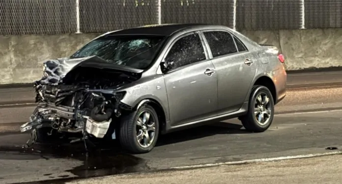 na foto, acidente na BR-116 em Canoas