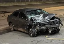 na foto, carro após acidente na BR-116 em Canoas