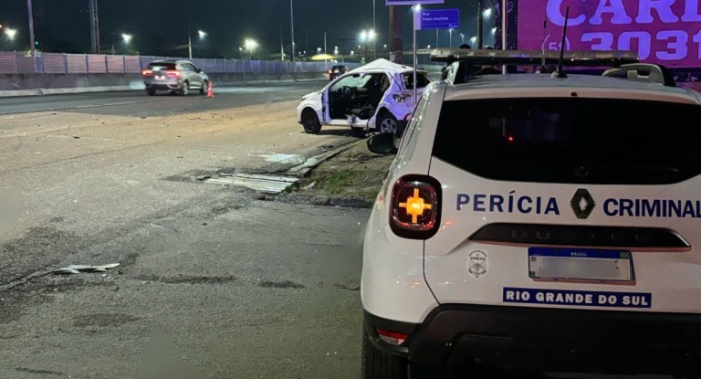 na foto, acidente br-116 canoas