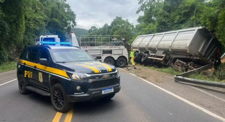 na foto, acidente BR-386 em Marques de Souza