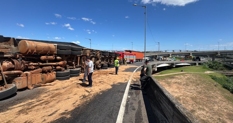 imagem do acidente na BR-448, na Freeway