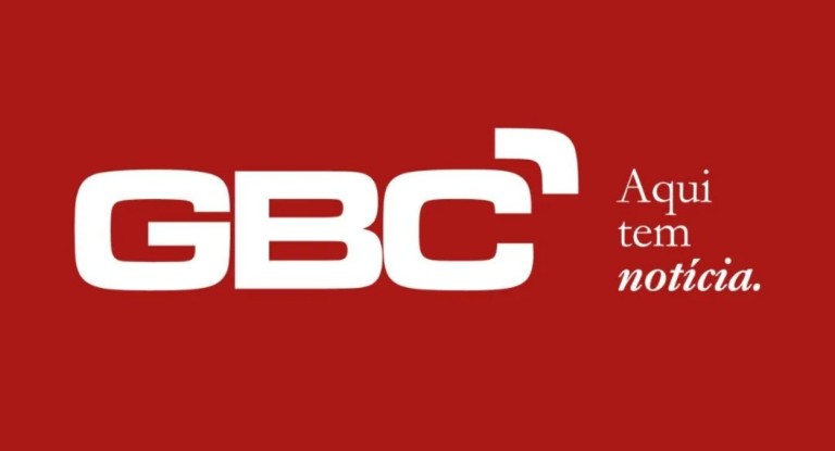 Canoas: caminhão tomba na BR-448 após acidente e causa bloqueio