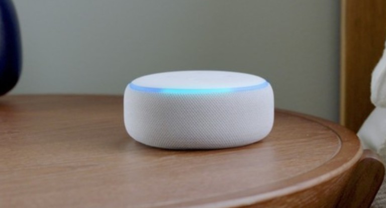foto mostra uma alexa