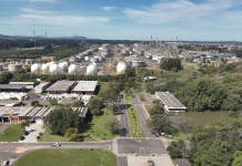 “Arde os olhos e sufoca” moradores denunciam mau cheiro vindo da Petrobras