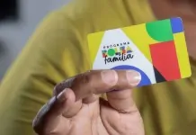 na foto, bolsa família pagamento outubro