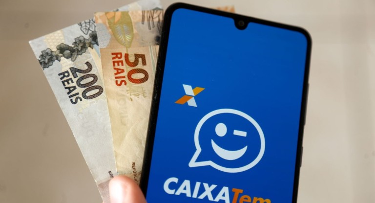 foto mostra aplicativo do caixa tem