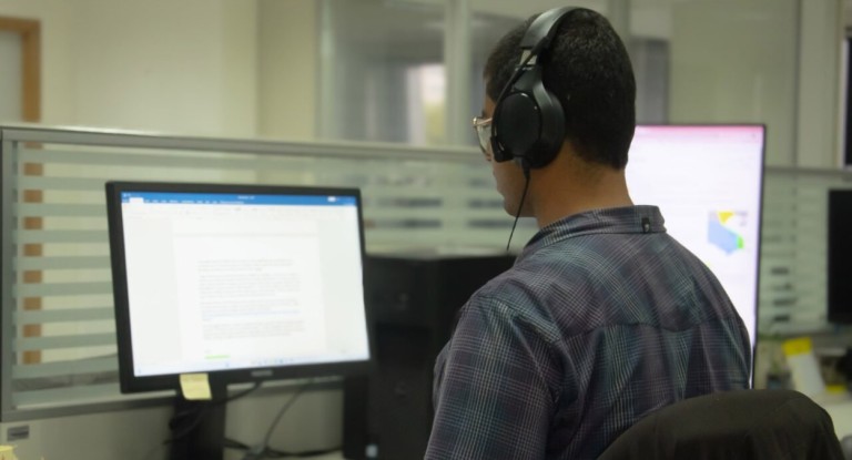 na foto, empresa de canoas tem vagas de estágio