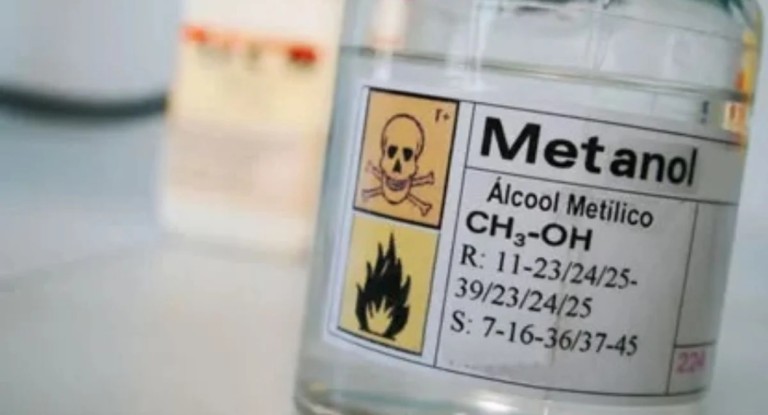 na foto, canoas metanol