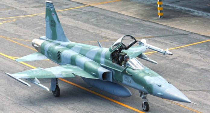 Canoas terá corrida inédita entre Caça F-5 e Lamborguinni