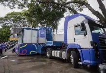 Carreta Digital oferece curso de robótica gratuito para jovens em Canoas