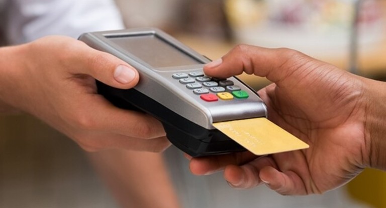 Cartão de crédito e valor mínimo: saiba por que exigência é ilegal