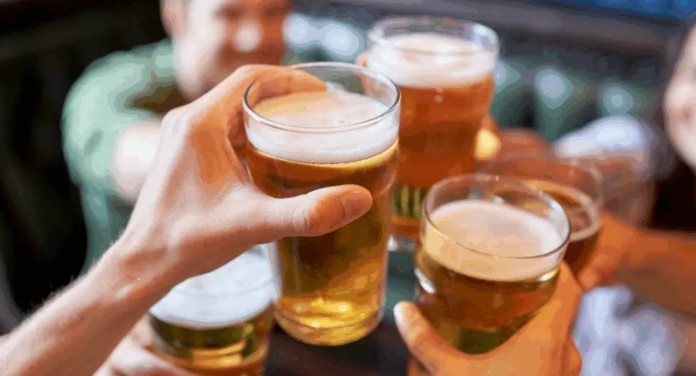 Cerveja tem metanol? Entenda os riscos e o que dizem especialistas Cerveja tem metanol? Entenda os riscos e o que dizem especialistas