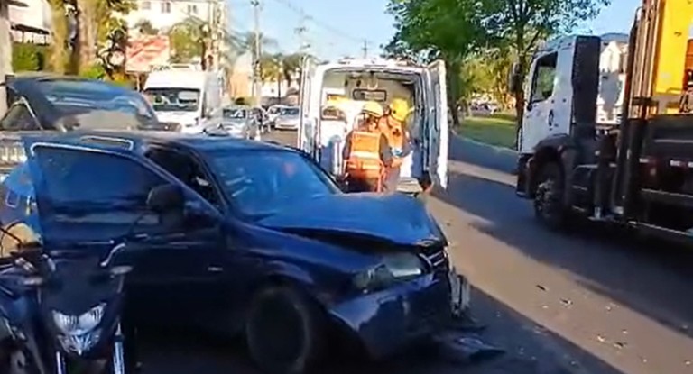 na foto, congestionamento em Canoas