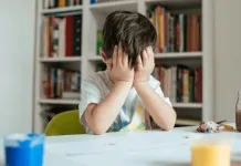 criança autista que sofreu maus tratos
