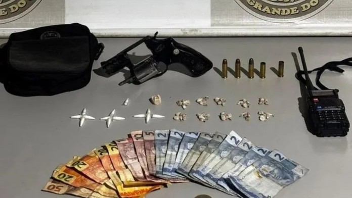 criminoso-morto-Gravataí os materiais apreendidos em Gravataí