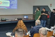 na foto, curso gratuito bolsa