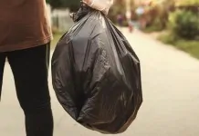 Humilhação no trabalho: empresa é condenada por obrigar funcionária a fazer “número 2” em sacolas durante expediente