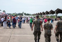 na foto, expoaer na base aérea de Canoas