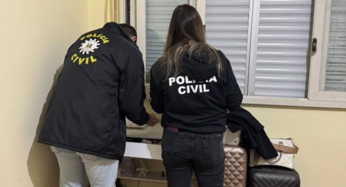 na foto, falsa psicóloga canoas