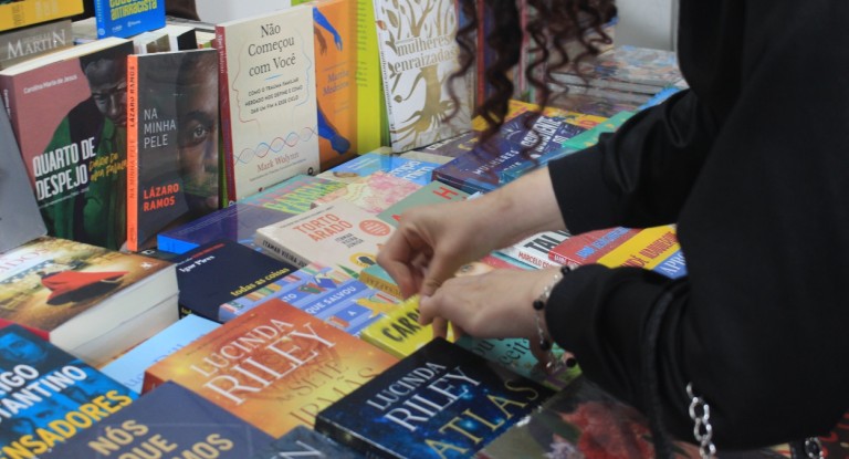 Feira do livro de Canoas começa com homenagem a Érico Veríssimo