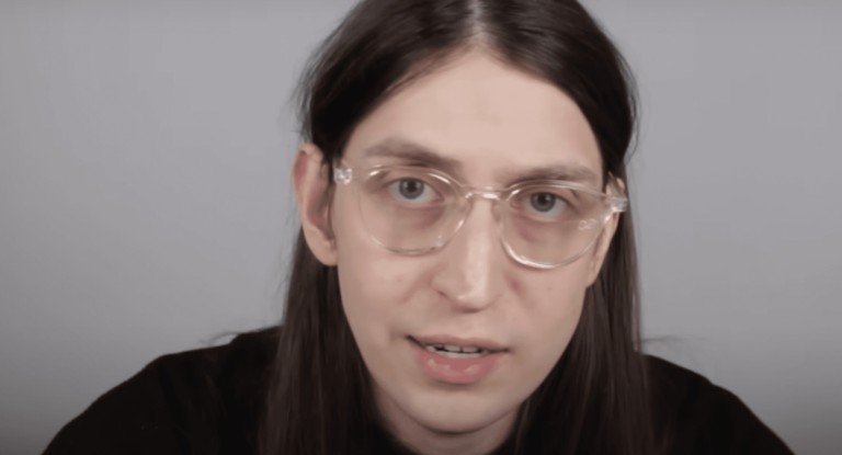 imagem mostra o youtuber Felca