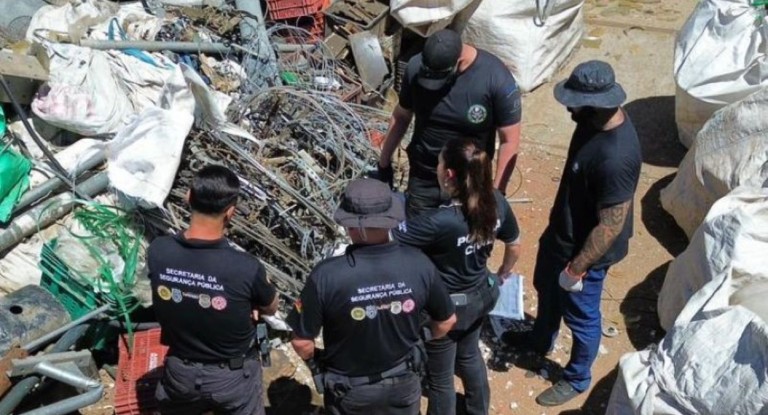 na foto, fiscalização em Canoas