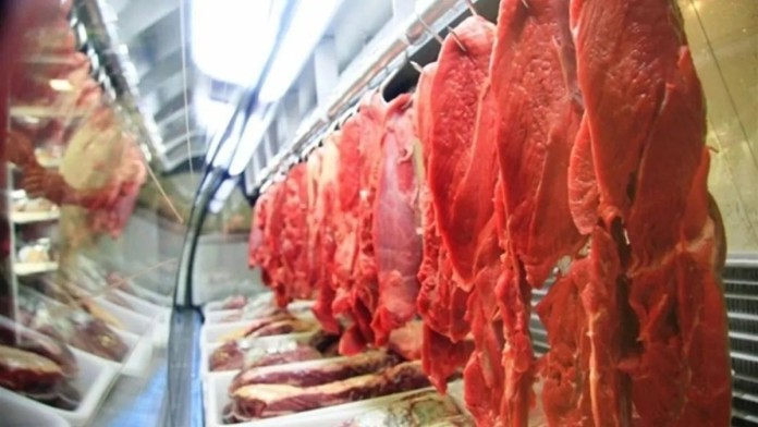 funcionária-supermercado-justa-causa (1) As carnes que a funcionária trocava os códigos no supermercado