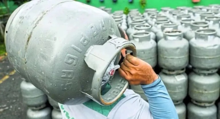 Gás do Povo: governo amplia distribuição gratuita de botijões de gás