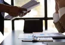 gerente que oferecia folgas em troca de relações sexuais