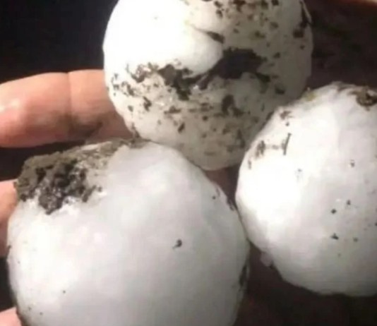 Foto das bolas de granizo na Argentina