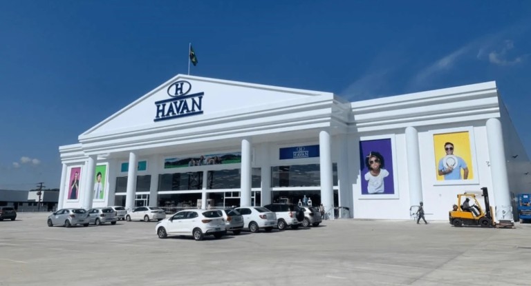 Havan é condenada por danos morais após demitir funcionária que ajudou colega