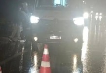 Pedestre morre atropelado por carro enquanto tentava atravessar rodovia no RS Homem morre atropelado na ERS-122 em Farroupilha