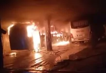 Na foto, incêndio garagem de ônibus viamão