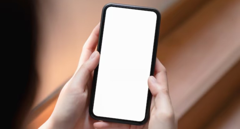 imagem de celular ilustra diversos serviços bancários, além do itaú, que estão fora do ar