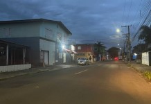 foto da ocorrência onde um jovem de 20 anos foi morto a tiros em santa maria