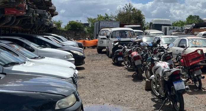 Canoas: Detran RS realizará leilão com Kwid a partir de R$ 560; Veja como participar Canoas: Detran RS realizará leilão com Kwid a partir de R$ 560; Veja como participar